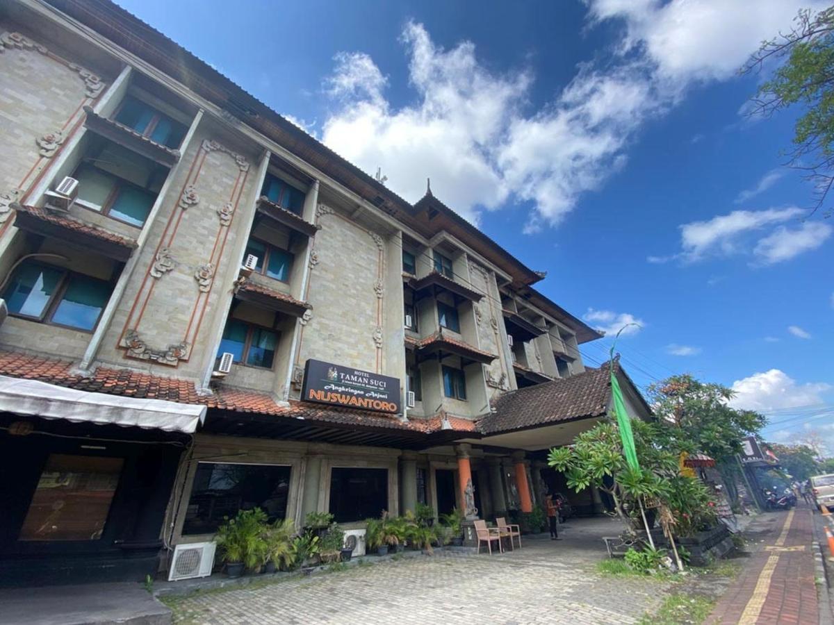 Urbanview Hotel Taman Suci Denpasar Exterior foto