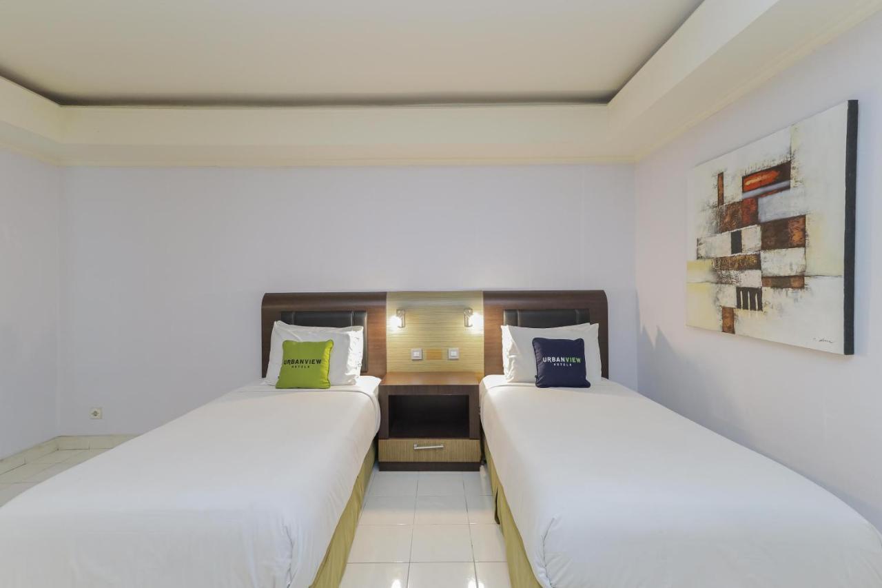 Urbanview Hotel Taman Suci Denpasar Exterior foto