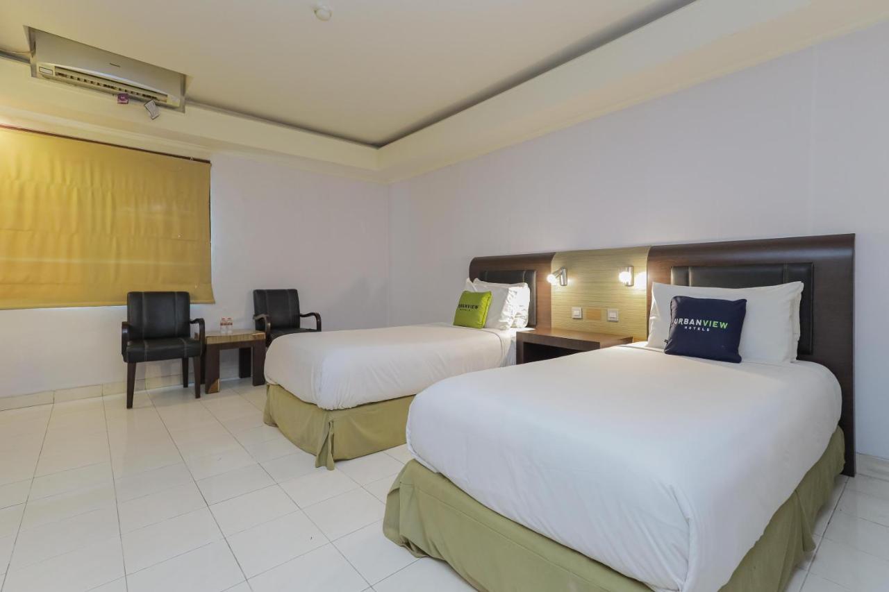 Urbanview Hotel Taman Suci Denpasar Exterior foto