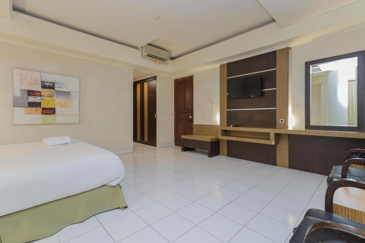 Urbanview Hotel Taman Suci Denpasar Exterior foto
